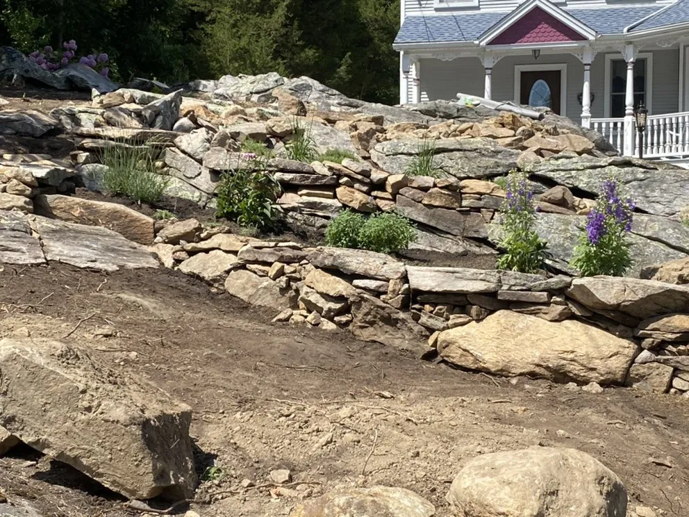 Custom yard maintenance in Monroe, CT by E L Landscaping Services