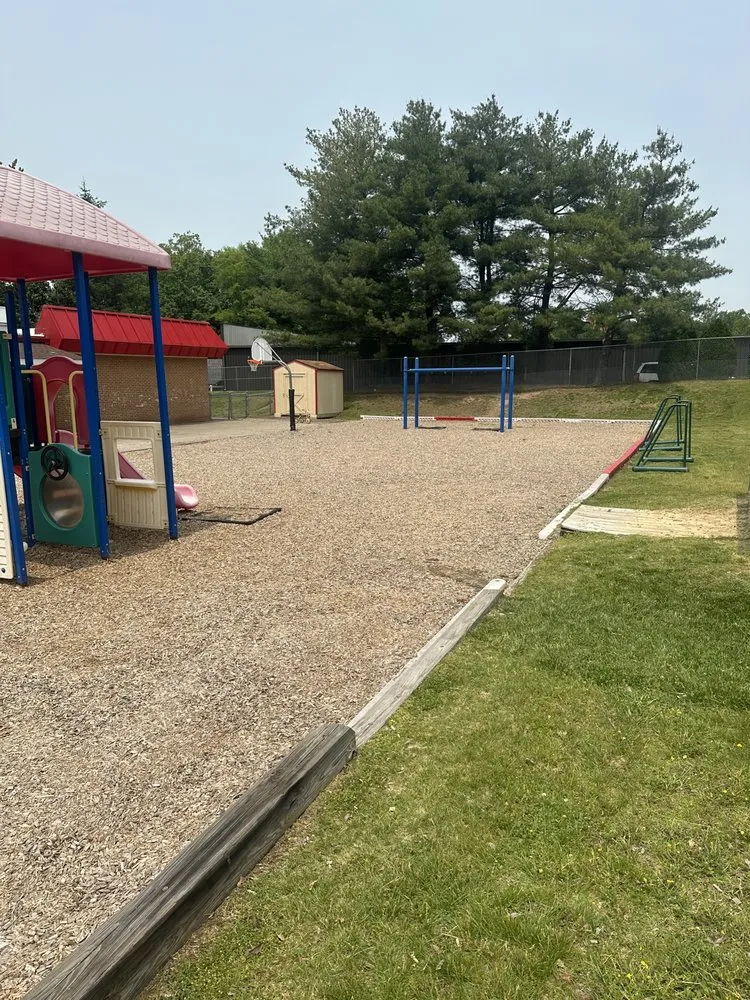 Reliable landscape design in Owensboro, KY by E& L Young Lawncare & Repair