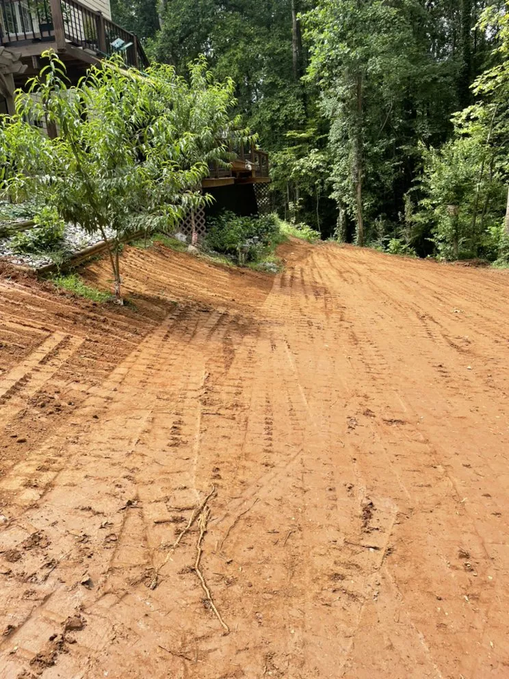 Professional yard maintenance for beautiful yards in Bishop, GA by E Leveling Grading