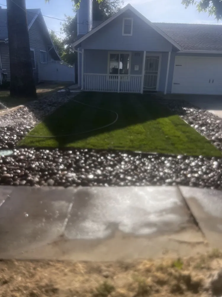 Top-rated yard maintenance with custom design across Ceres, CA - E M A Landscaping & Maintenance