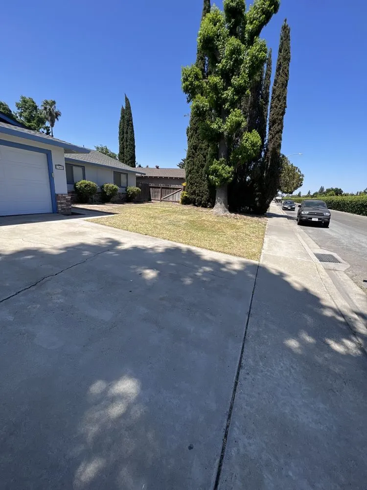 Expert garden landscaping in Ceres, CA - E M A Landscaping & Maintenance