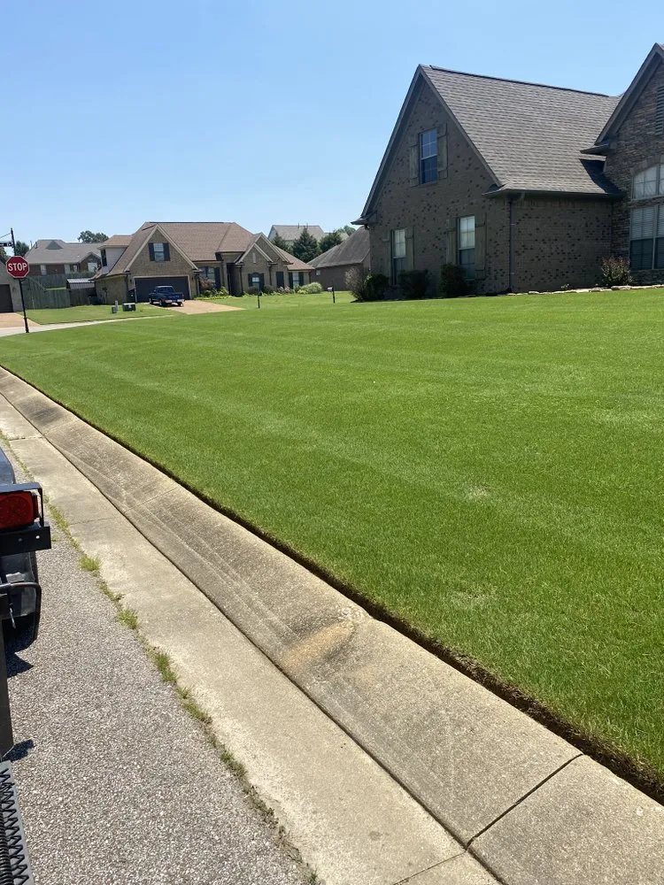 Trusted lawn mowing service experts serving Oakland, TN - E M Landscaping