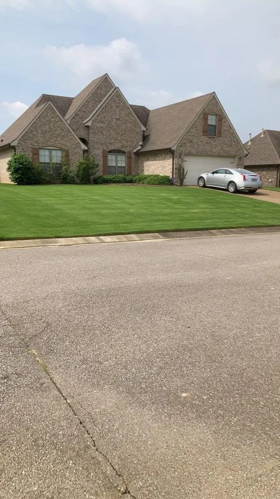 Custom lawn mowing service experts serving Oakland, TN - E M Landscaping