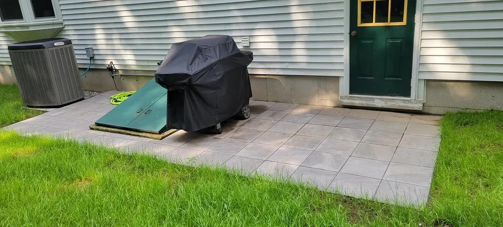 Custom lawn mowing service in Nashua, NH by E N Lawnworks