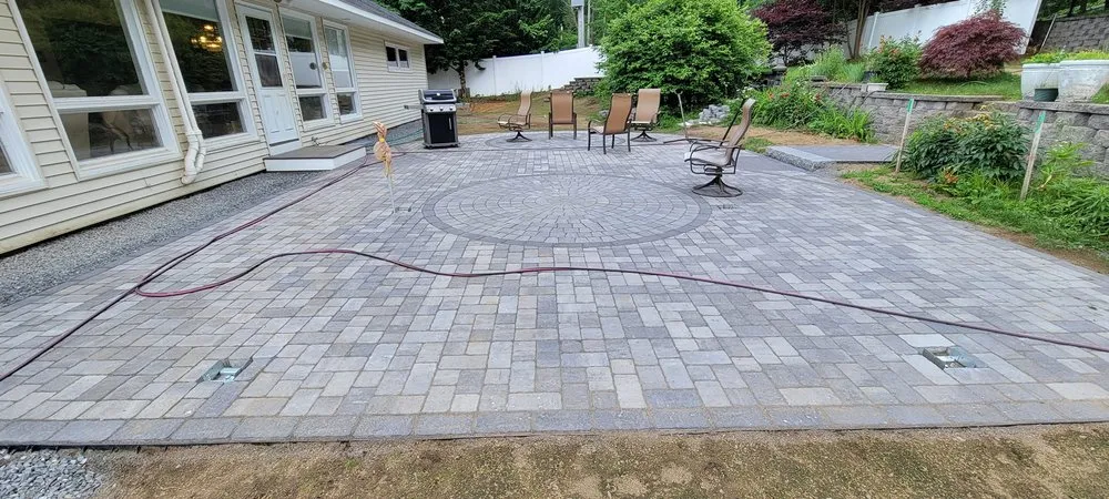 Top-rated outdoor landscaping for beautiful yards in Nashua, NH by E N Lawnworks