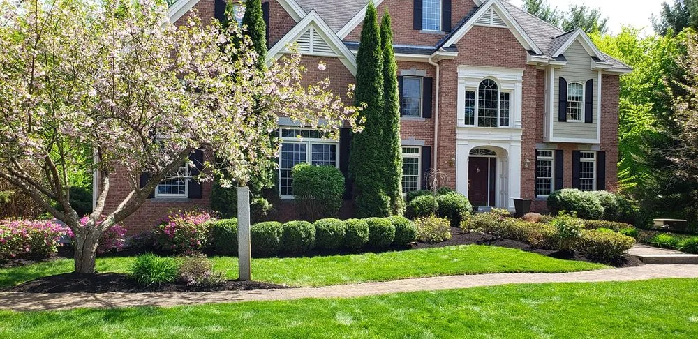 Reliable lawn mowing service experts serving Nashua, NH - E N Lawnworks