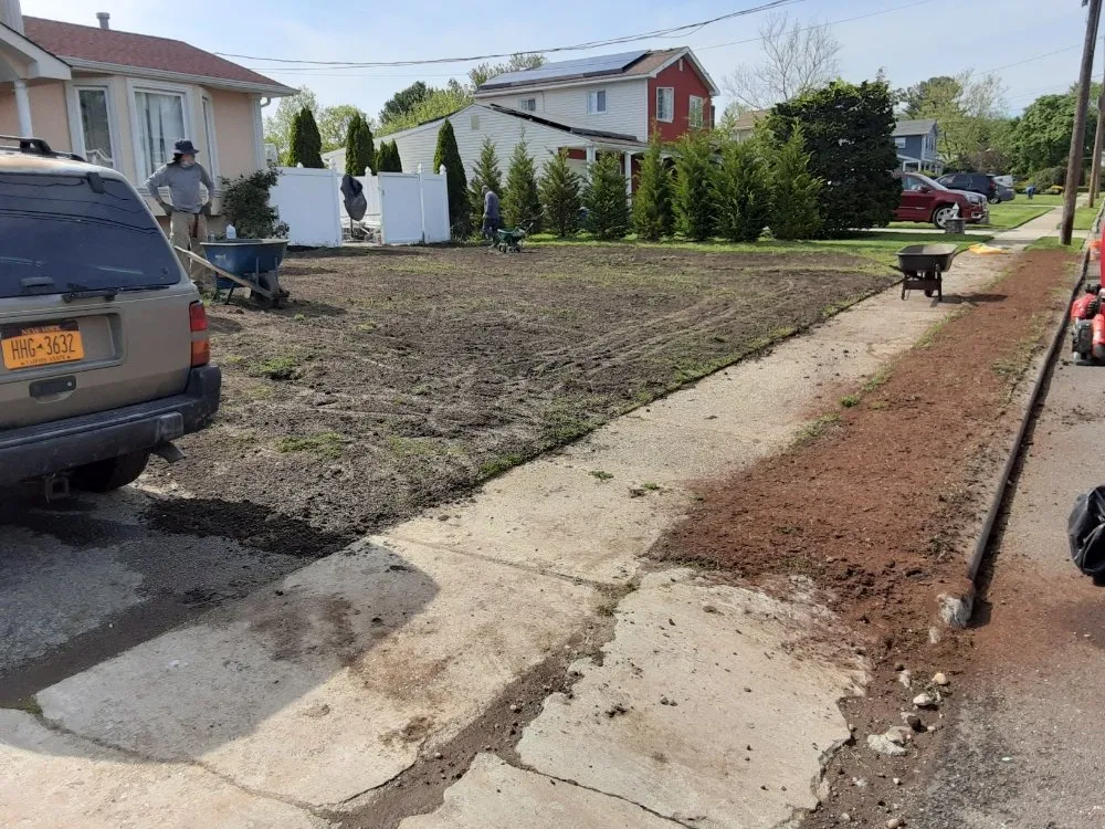 Expert garden landscaping experts serving Lindenhurst, NY - E P Landscaping