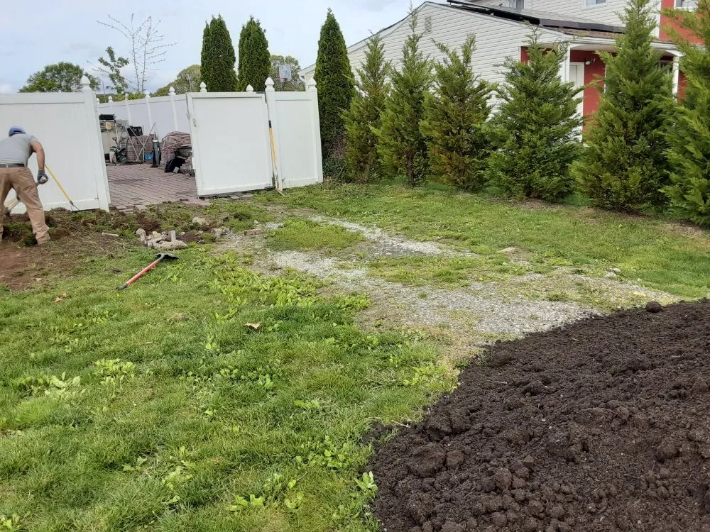 Top-rated residential landscaping in Lindenhurst, NY by E P Landscaping