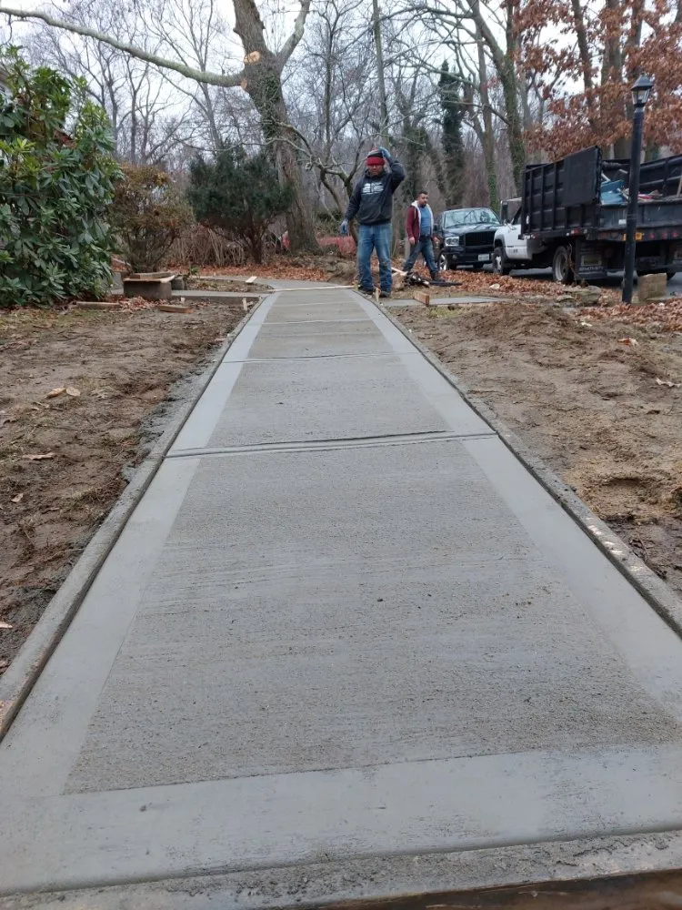 Local yard maintenance experts serving Lindenhurst, NY - E P Landscaping