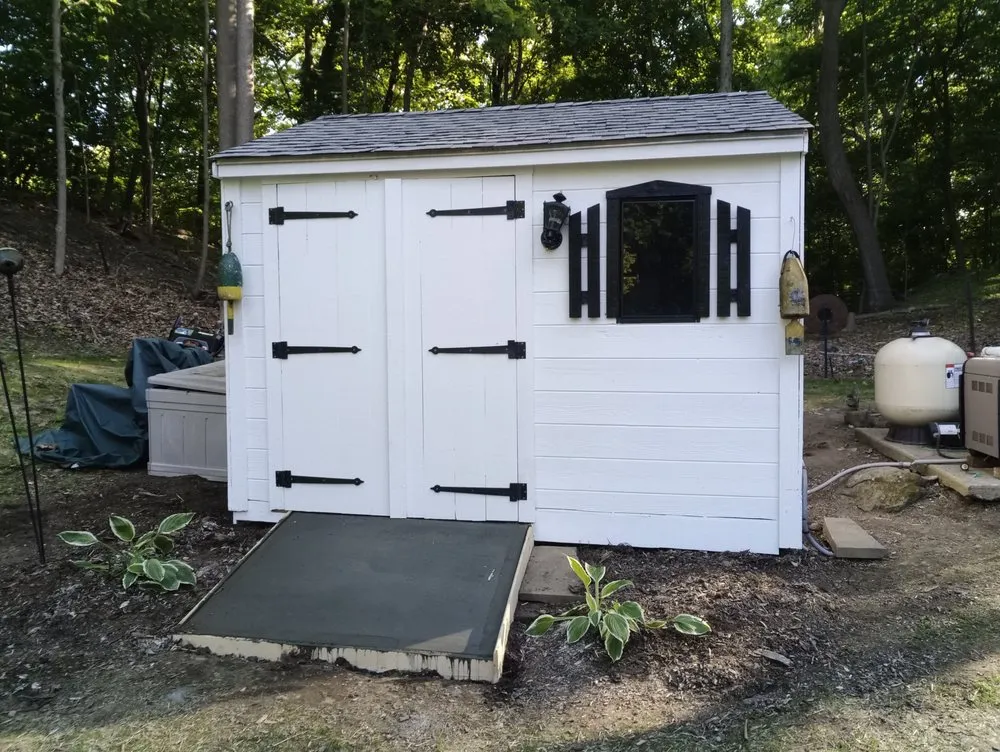 Local yard cleanup service in Briarcliff Manor, NY by E Pani Landscape Service