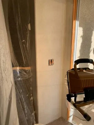 E R Handyman Services Logo