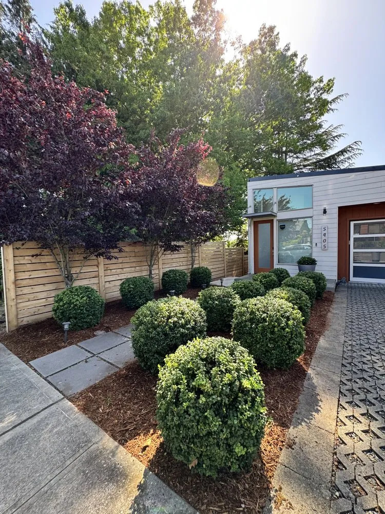 Reliable garden landscaping experts serving Bremerton, WA - E Ramos Ramirez Landscape & Maintenance Service
