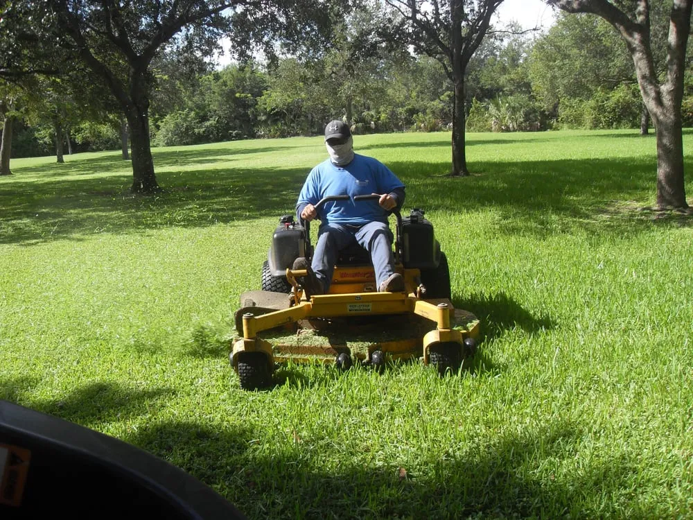 Professional yard maintenance in Miami, FL - E Rodriguez Landscaping