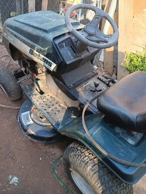 E S Express Property Detailing Logo