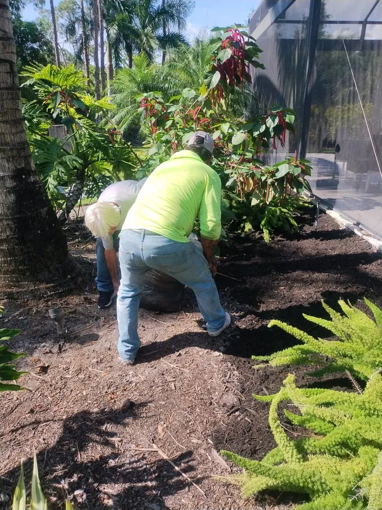 Trusted yard cleanup service for beautiful yards in Naples, FL by E Scape Property Services