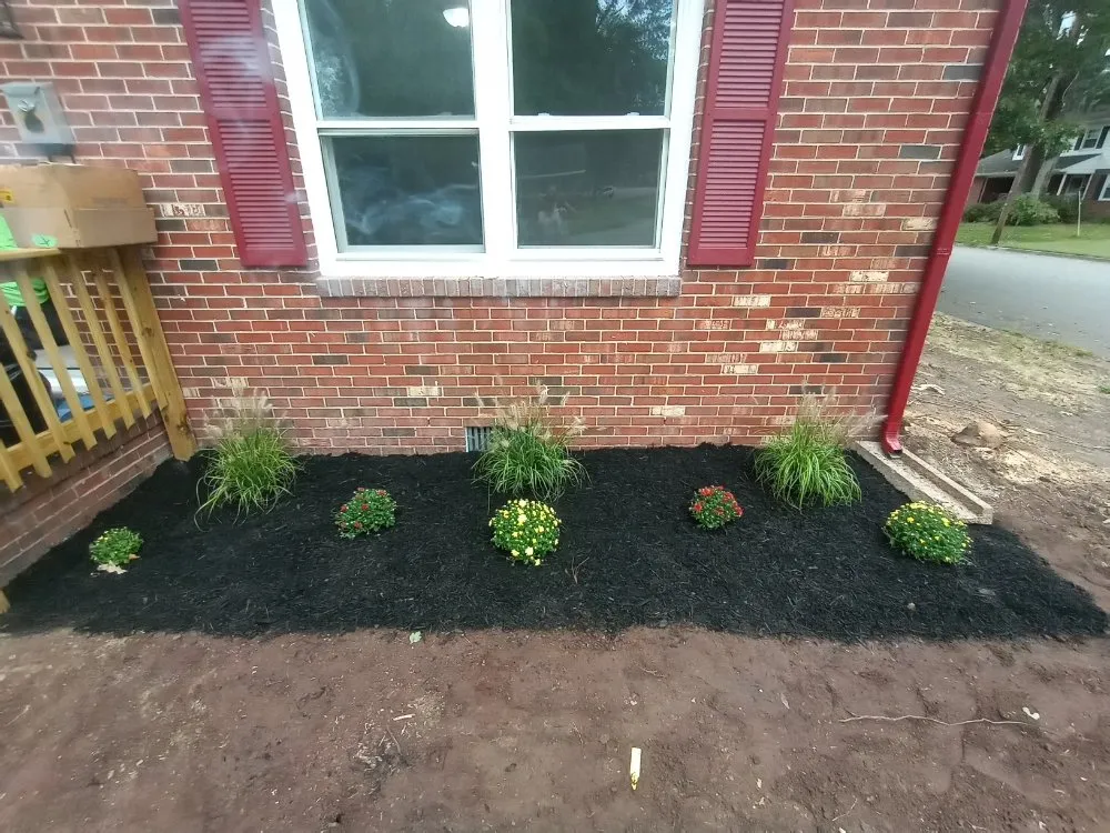 Trusted garden landscaping with custom design across Hampton, VA - E T Lawn Care