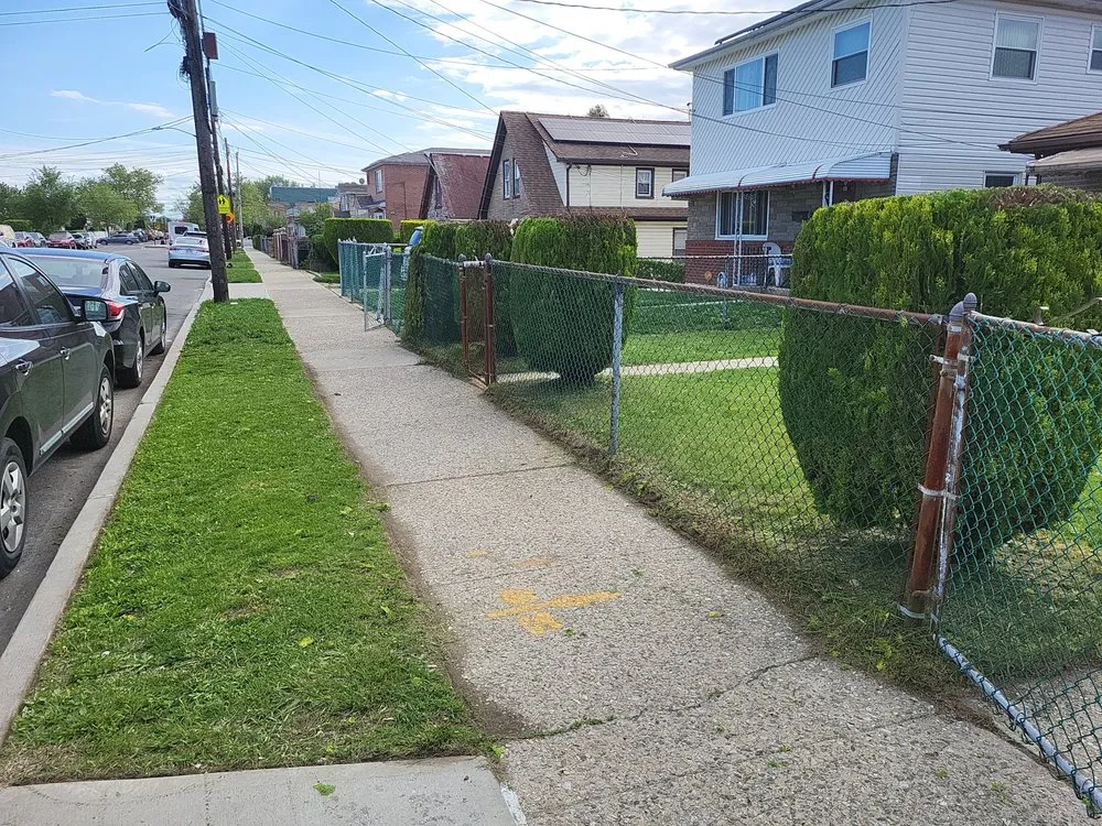 Custom lawn mowing service in Salem, NJ - E Ts Handy landscaping