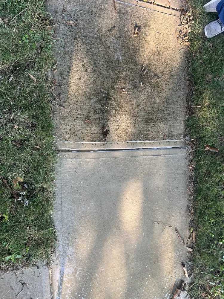 Local residential landscaping experts serving Sidney, OH - E-Z Kleen Exterior Cleaning Services