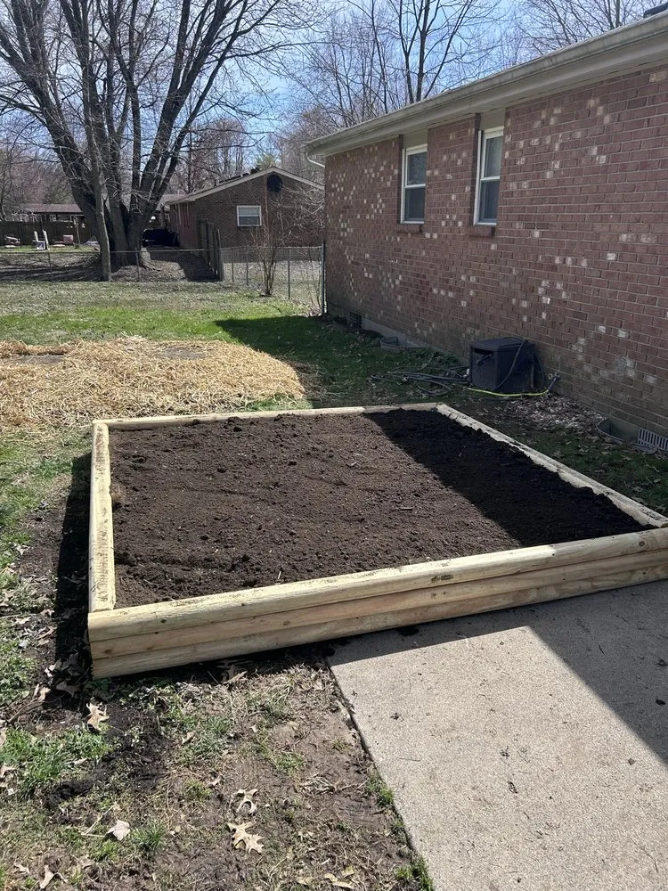 Custom garden landscaping experts serving Milford, OH - E Z Mowing & Landscaping