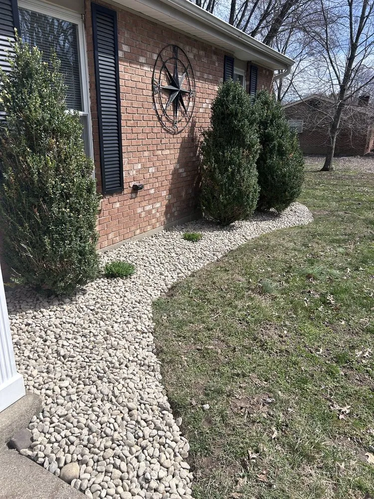 Top-rated garden landscaping in Milford, OH - E Z Mowing & Landscaping