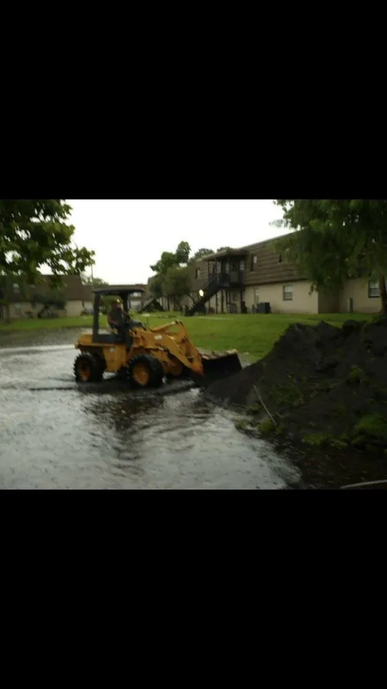 Affordable garden landscaping for beautiful yards in Orlando, FL by E.A. Barber Landclearing and Pond Restoration