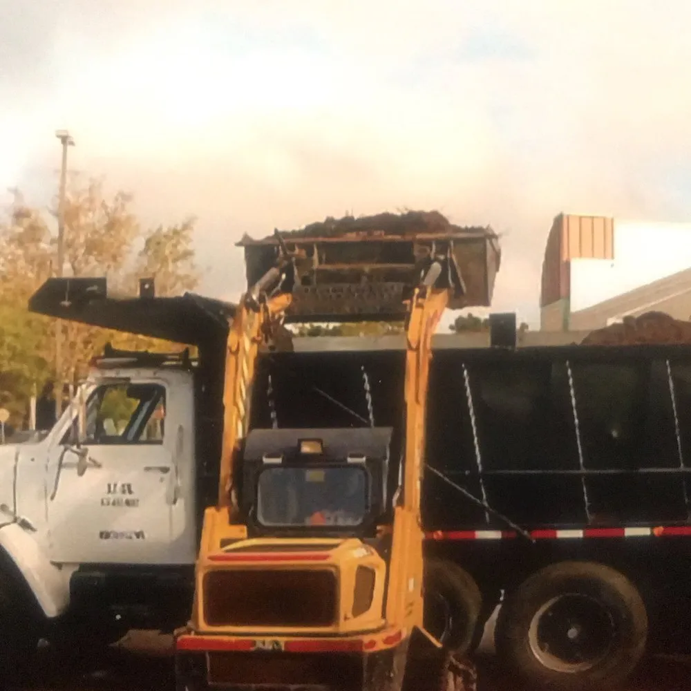 Professional outdoor landscaping experts serving Orlando, FL - E.A. Barber Landclearing and Pond Restoration