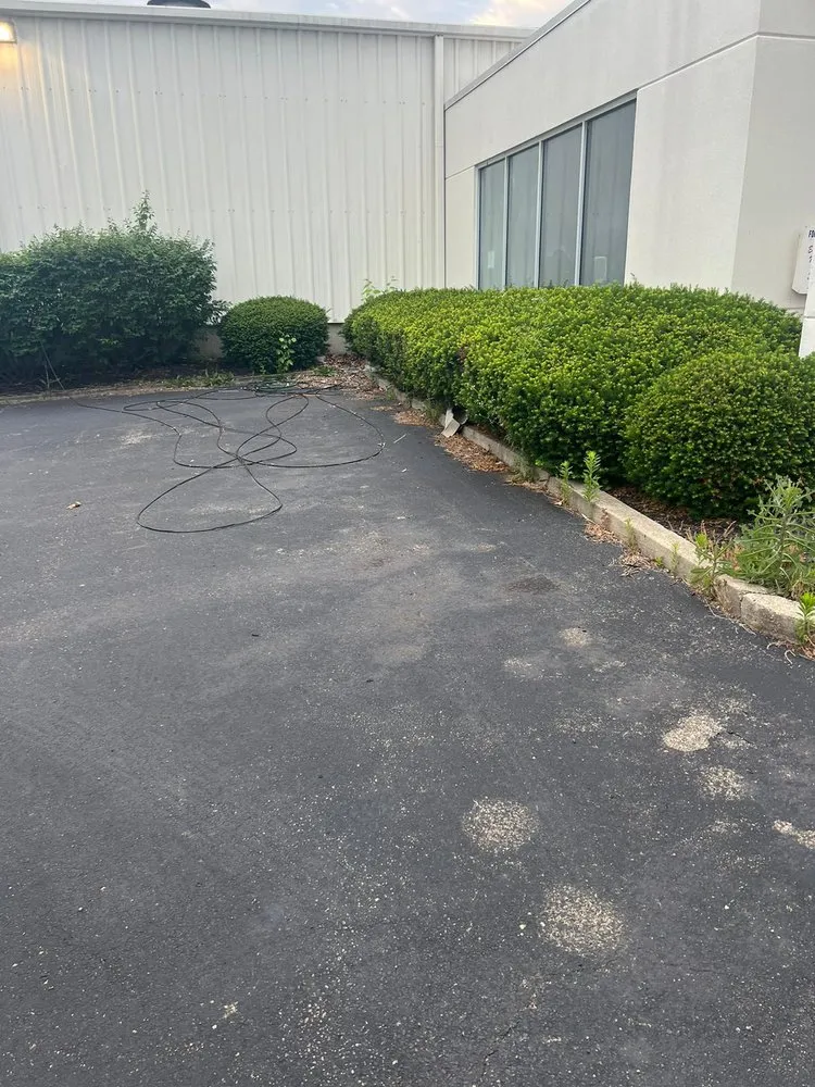 Custom landscape design experts serving Hamilton, OH - EA Ideal Solutions