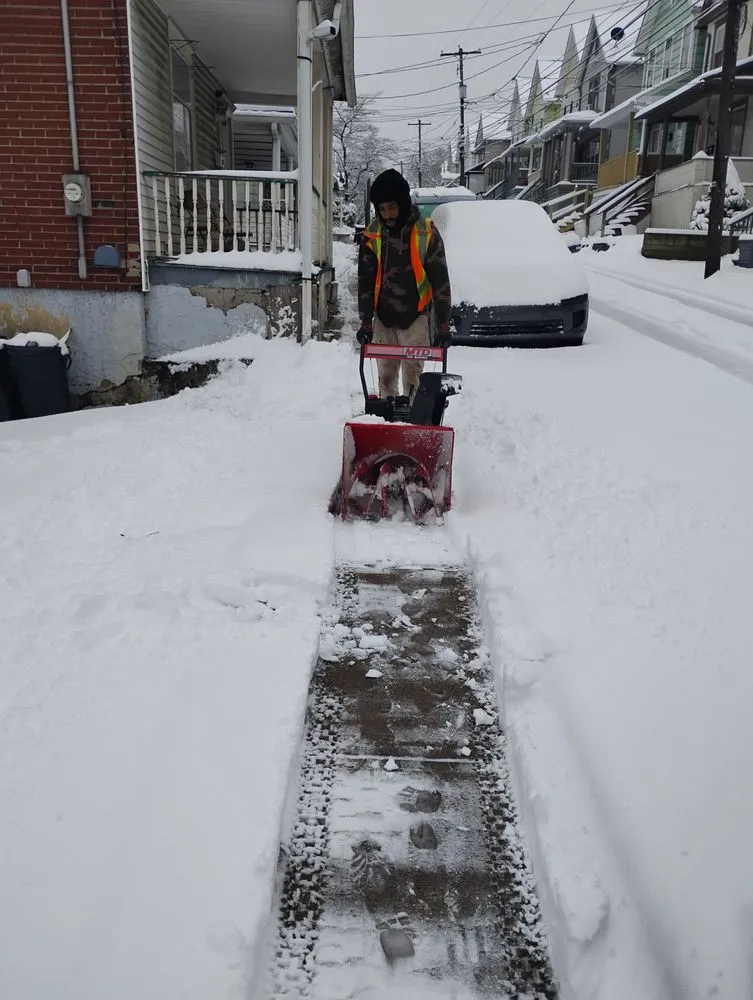 Reliable residential landscaping experts serving Carbondale, PA - E&A Lawncare