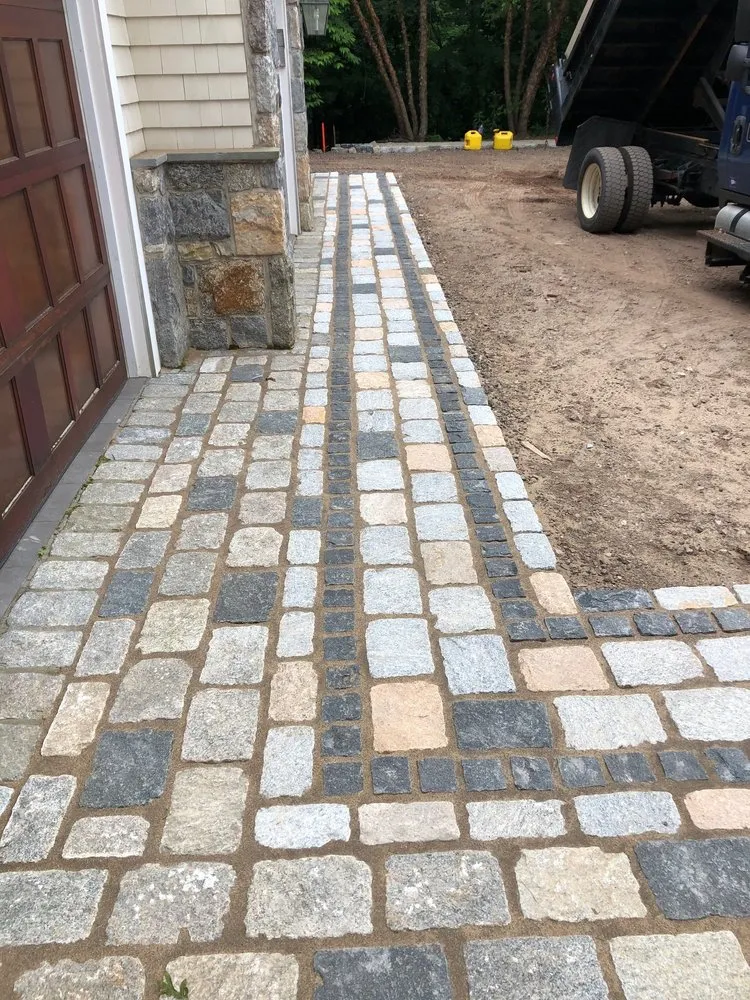 Expert yard maintenance experts serving Glastonbury, CT - E.A. Quinn Landscape Contracting