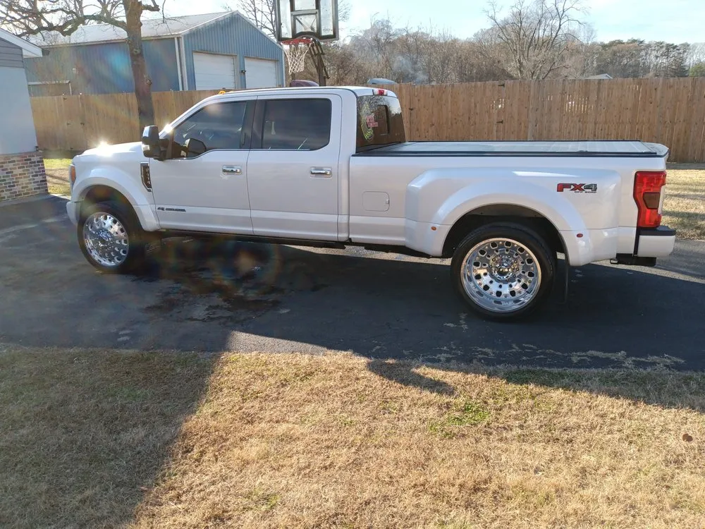 Local lawn care service experts serving Severna Park, MD - E&A Service's