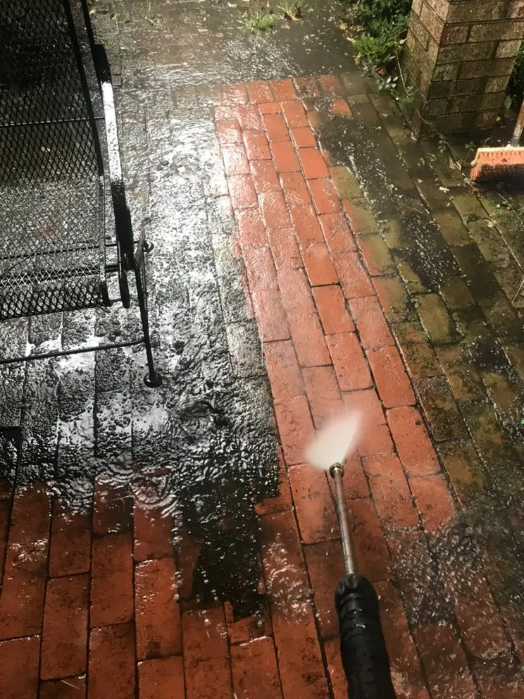 Trusted lawn care service for homes in Silver Spring, MD by EAA Landscaping