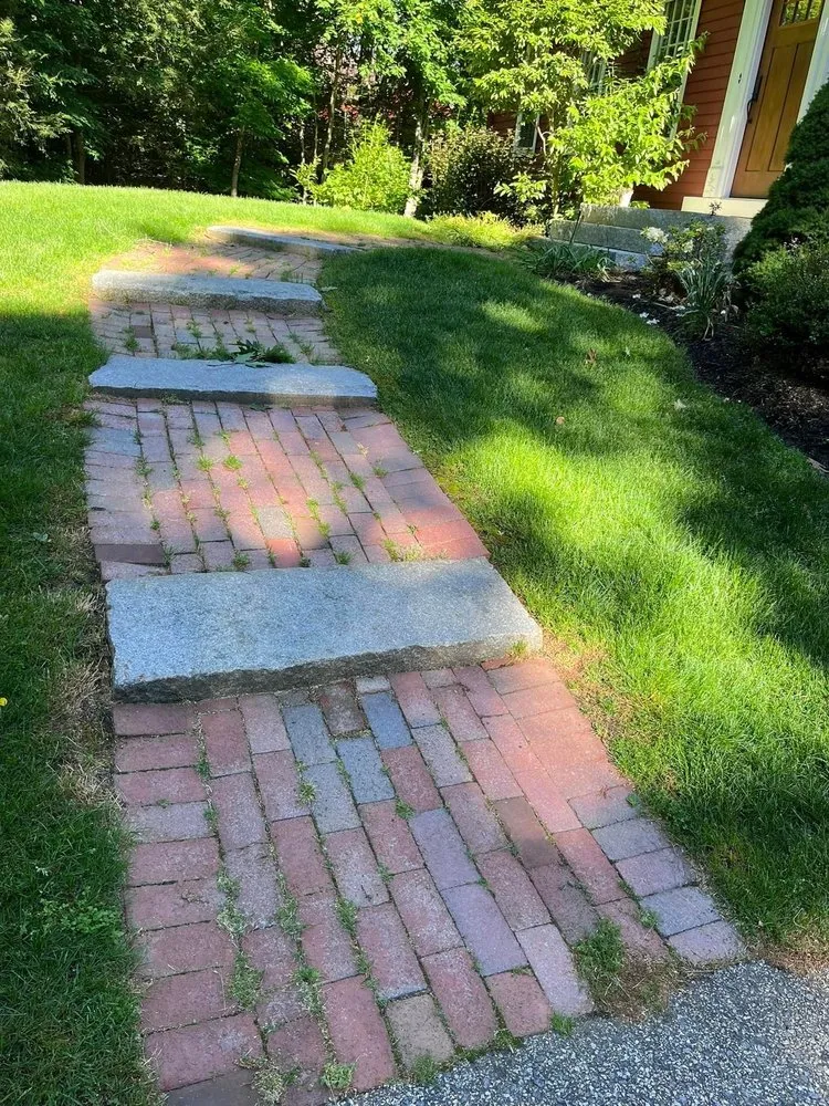 Professional yard cleanup service in Lynn, MA - EAC Masonry and landscaping