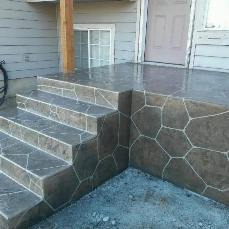 Expert yard cleanup service in Chiloquin, OR - EA&E Construction