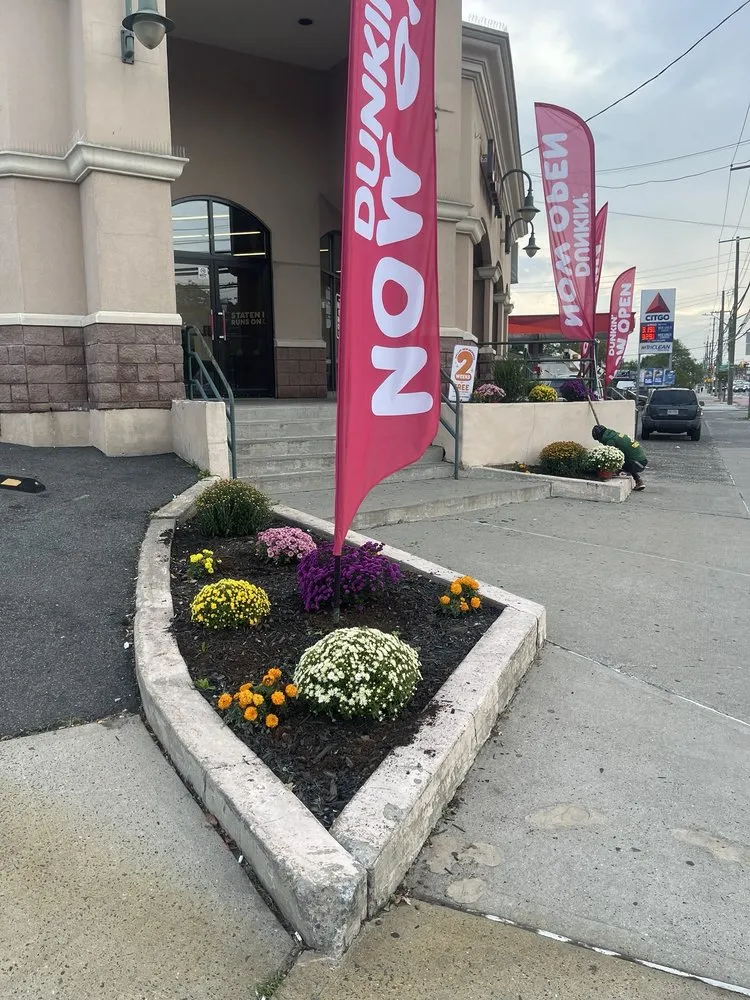 Professional yard cleanup service with custom design across Staten Island, NY - EAG Maintenance - EAGLE Landscaping & Lawn Care