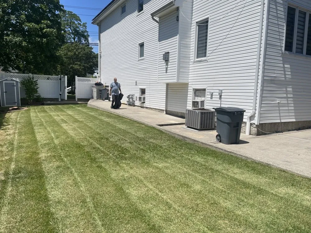 Reliable yard cleanup service for beautiful yards in Staten Island, NY by EAG Maintenance - EAGLE Landscaping & Lawn Care