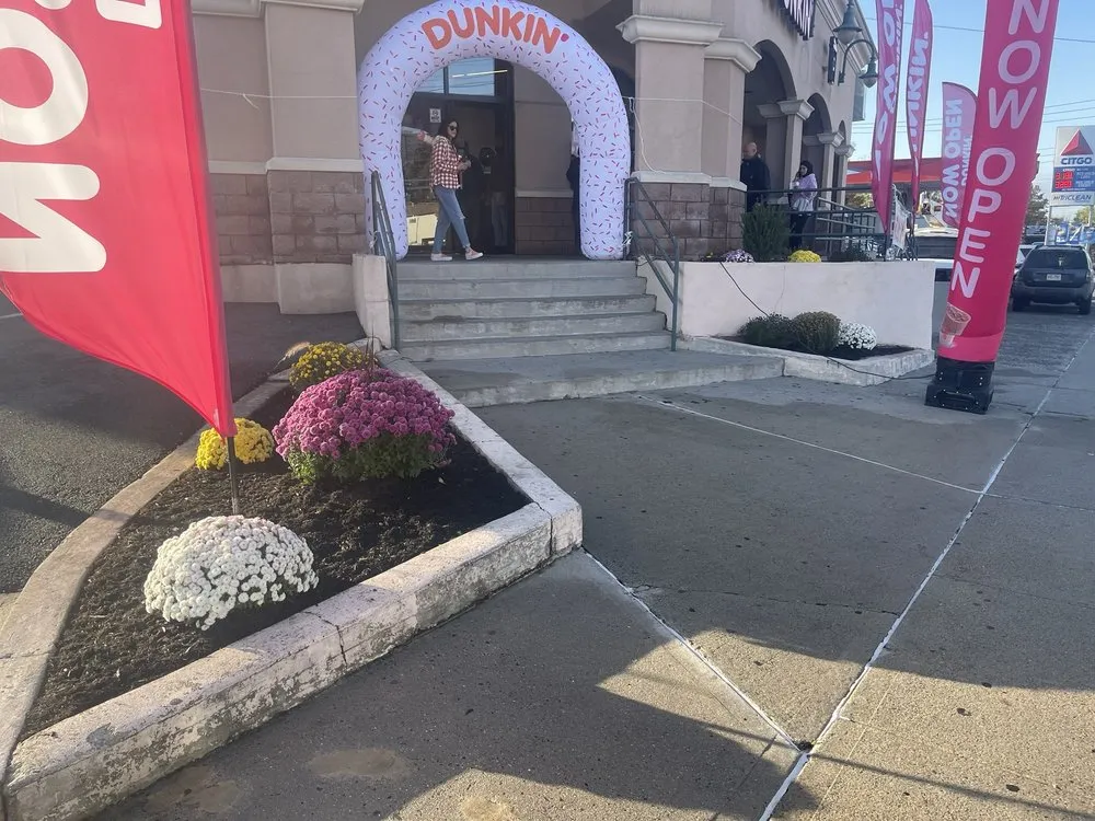 Custom landscaping services for homes in Staten Island, NY by EAG Maintenance - EAGLE Landscaping & Lawn Care