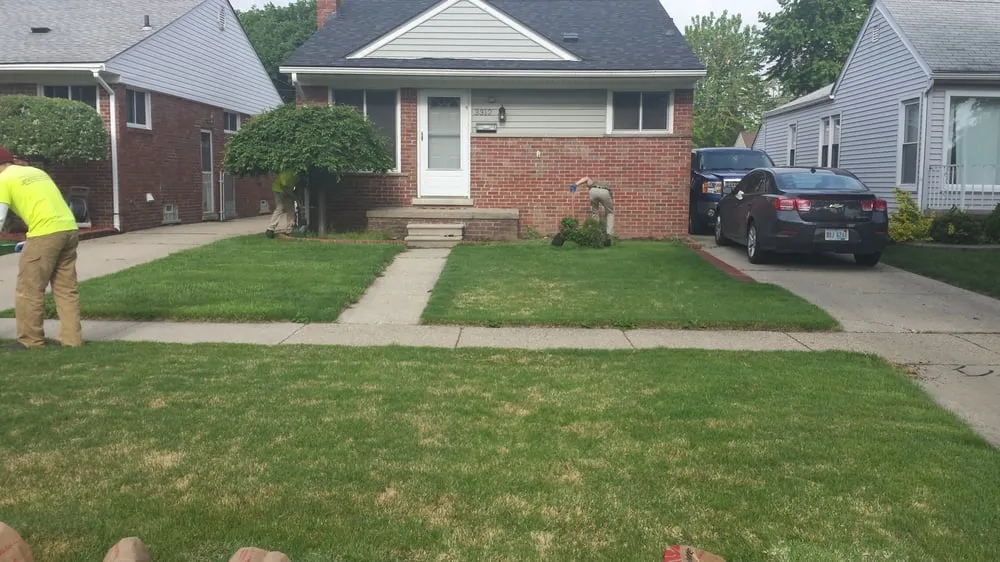 Affordable lawn mowing service experts serving Dearborn Heights, MI - Eager Beaver Lawn & Snow