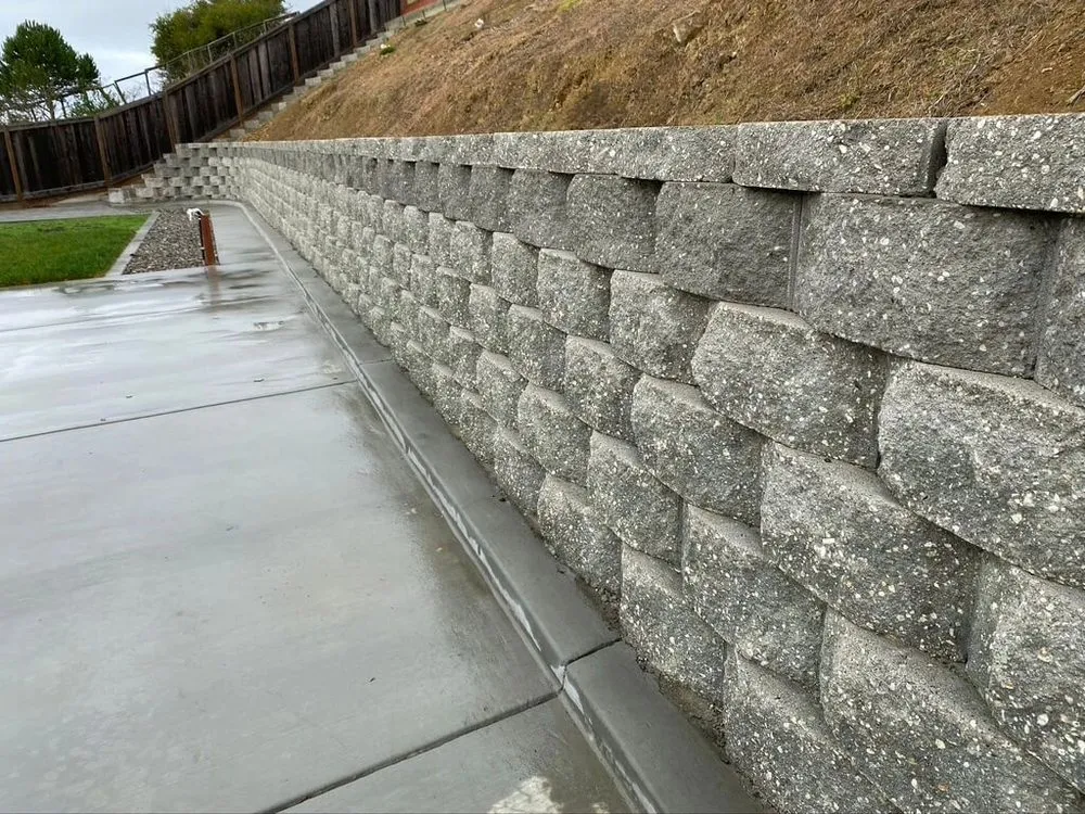 Custom lawn mowing service in Vallejo, CA by Eagle Construction