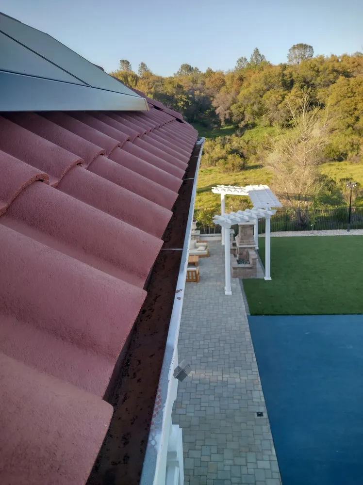 Professional yard maintenance in Sacramento, CA by Eagle Eye Gutters