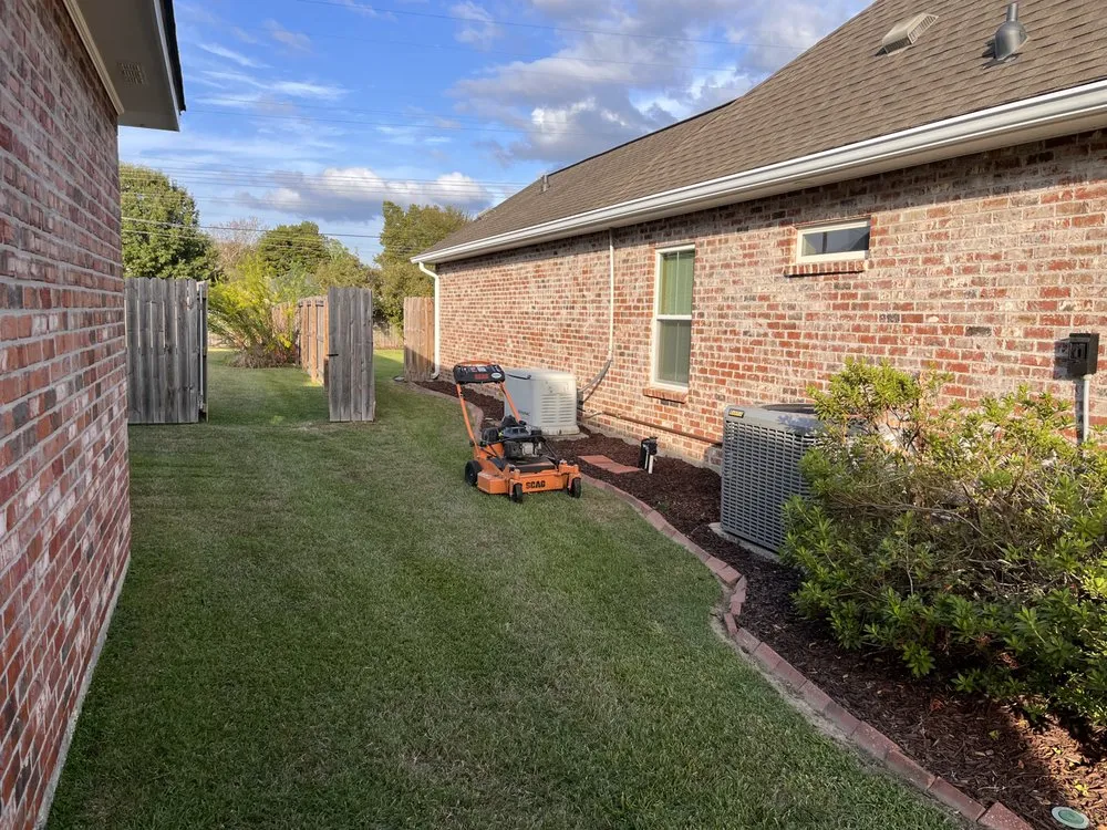 Expert lawn mowing service for homes across Baton Rouge, LA - Eagle Eye Lawn Care