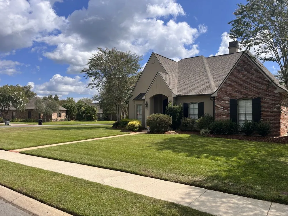 Custom garden landscaping in Baton Rouge, LA - Eagle Eye Lawn Care