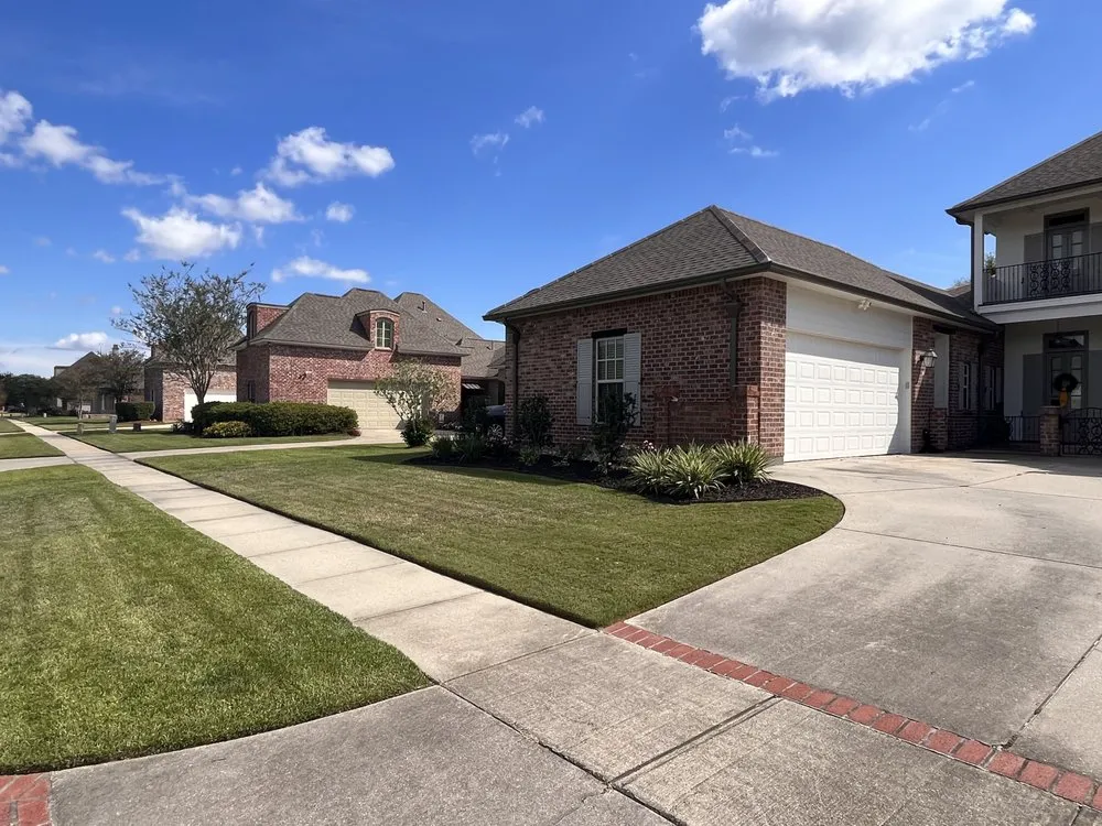 Local landscaping services experts serving Baton Rouge, LA - Eagle Eye Lawn Care