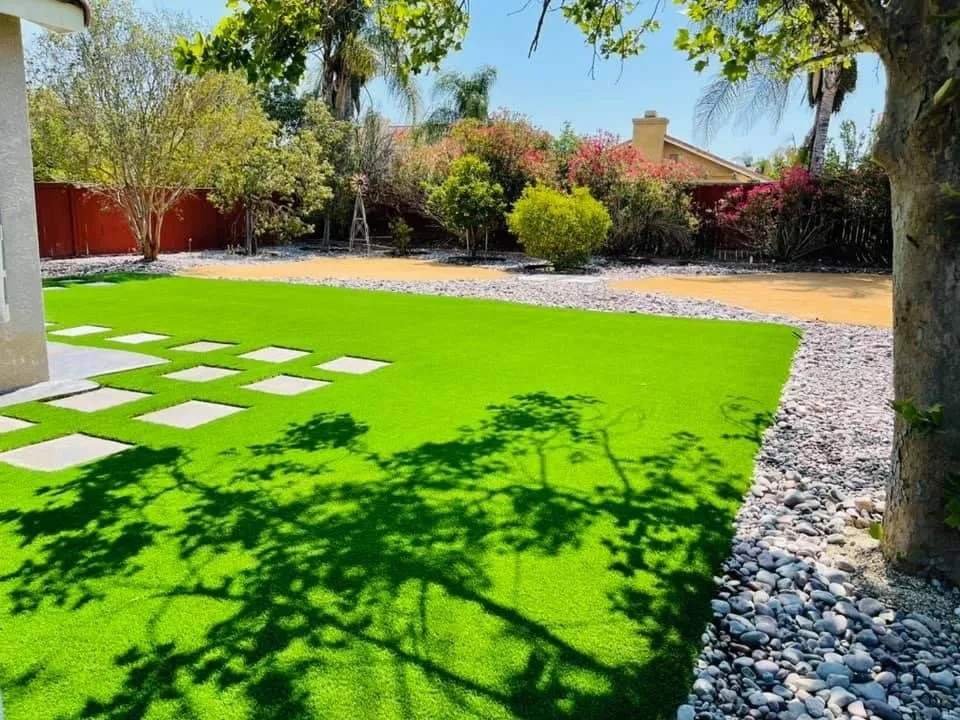 Expert lawn mowing service experts serving Moreno Valley, CA - Eagle Green