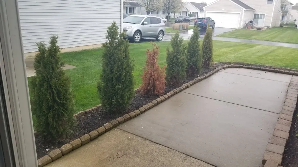 Reliable lawn care service for residential properties in Columbus, OH by Eagle Landscaping