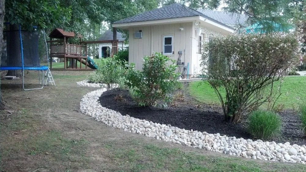 Affordable outdoor landscaping experts serving Elkton, MD - Eagle Lawn Services