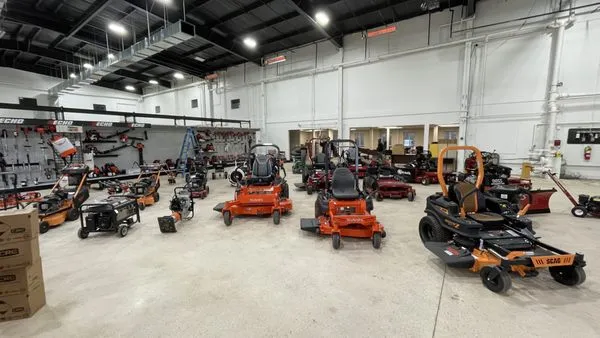 Eagle Power Turf & Tractor Logo