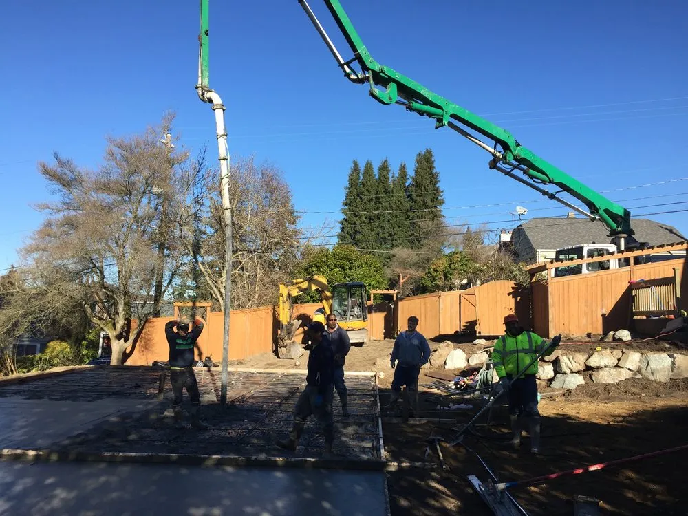 Expert lawn mowing service experts serving Seattle, WA - Eagle Rock Construction