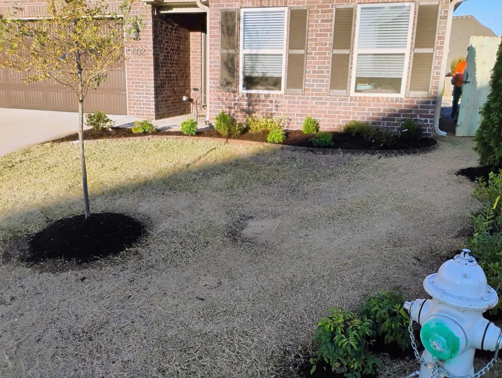 Trusted yard maintenance in Lowell, AR by Eagle stone & landscaping