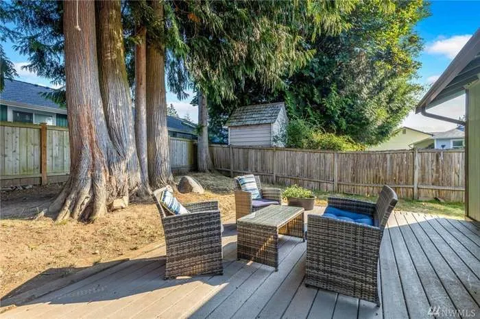 Expert yard cleanup service for outdoor upgrades in Arlington, WA by Eagles Landscaping