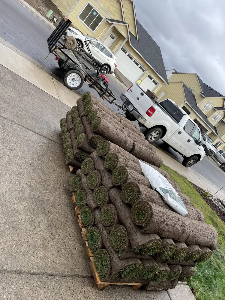 Professional garden landscaping for year-round maintenance across McMinnville, OR - Eaim